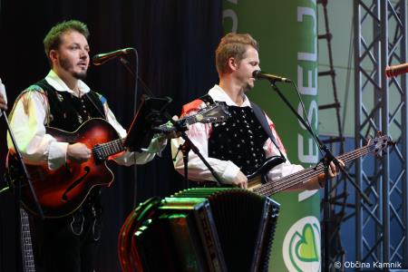 Ansambel bratov Poljanšek že 50 let navdihuje in zabava z nepozabnimi melodijami (45)